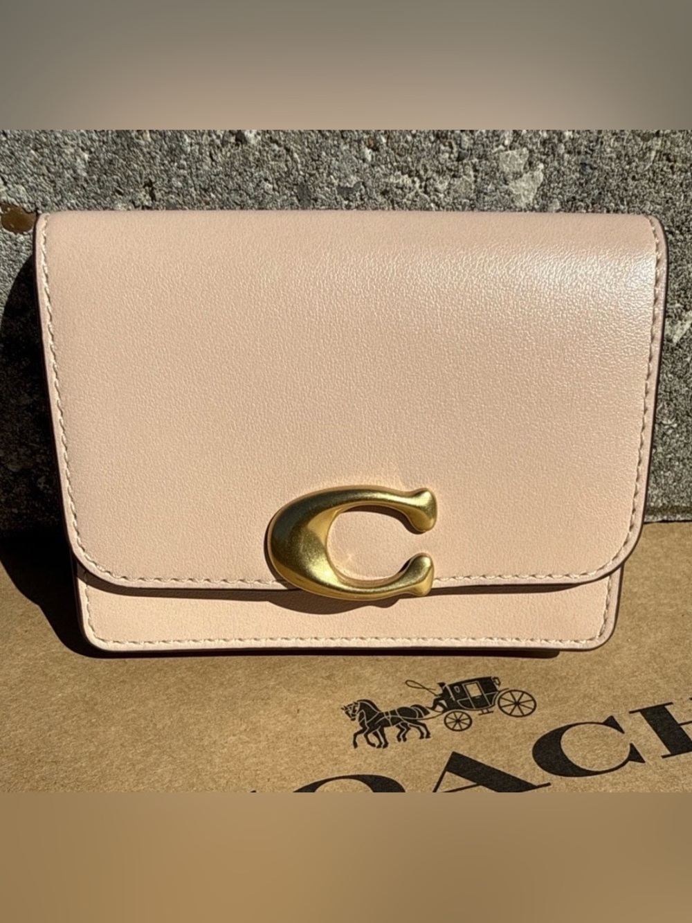 🤍New Coach Bandit Card Case in Cream (Sold Out Online)